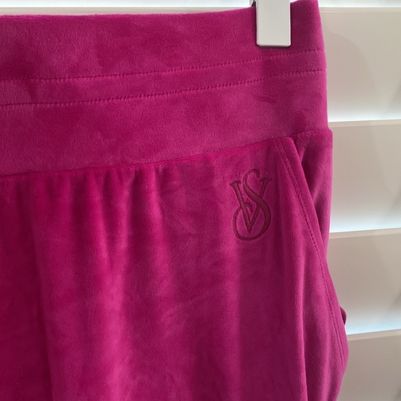 Victoria’s Secret Hot pink velour joggers. NWOT. Size xxl - Picture 4 of 11